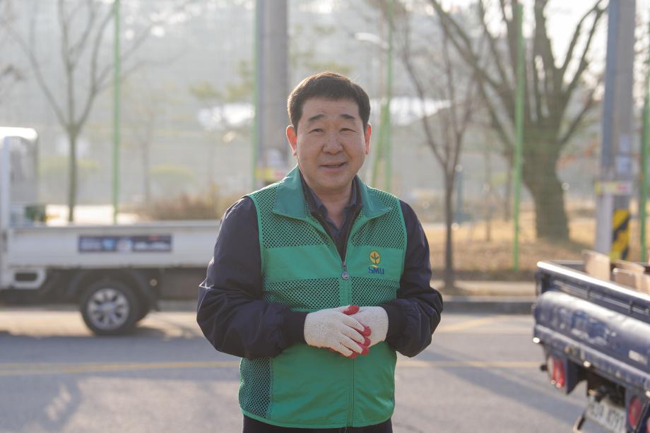 직장새마을협의회 감자심기 및 독거노인 집수리 봉사