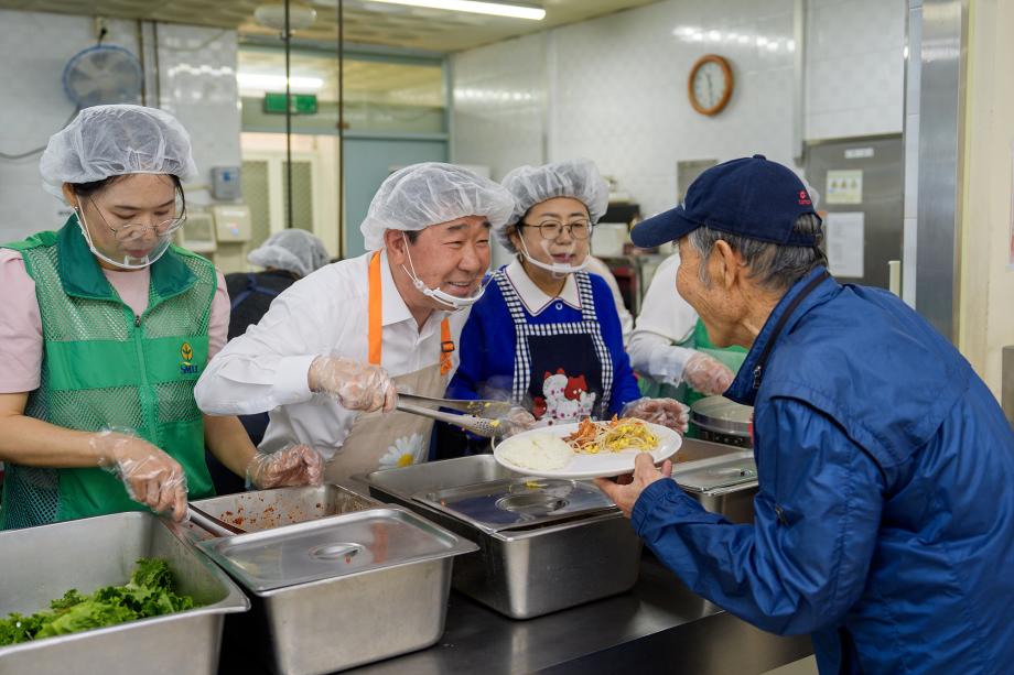 어버이날 식사나누기 행사