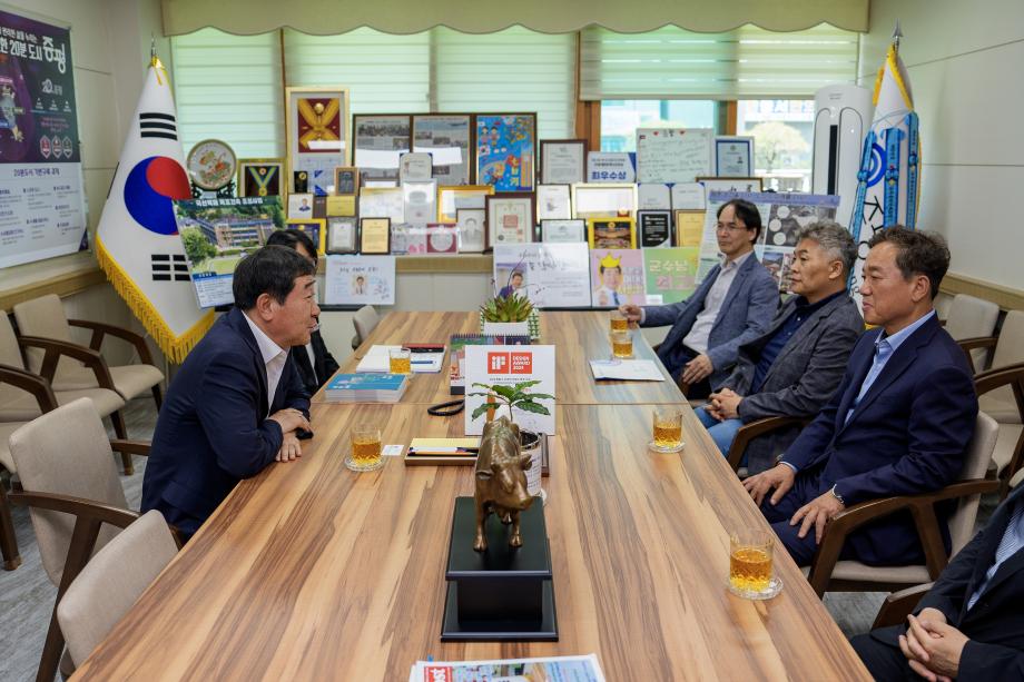 충북일보 연경환 대표 집무실 방문