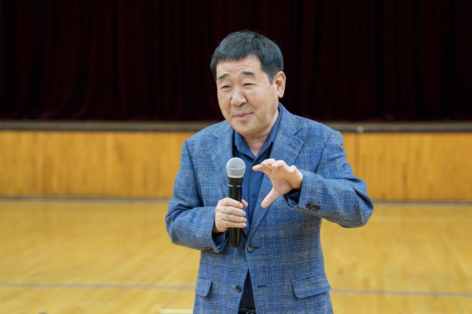 대통령선거 공보작업 격려