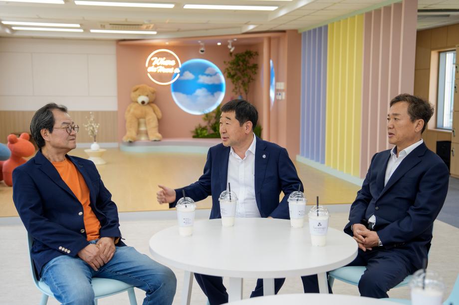 충북일보 대표 일행 방문