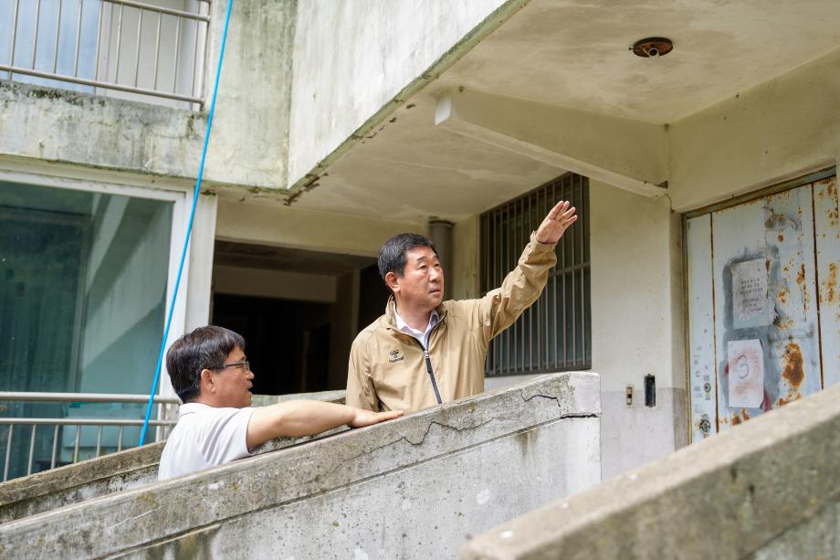 민선6기 4주년 현장방문(윤모아파트)