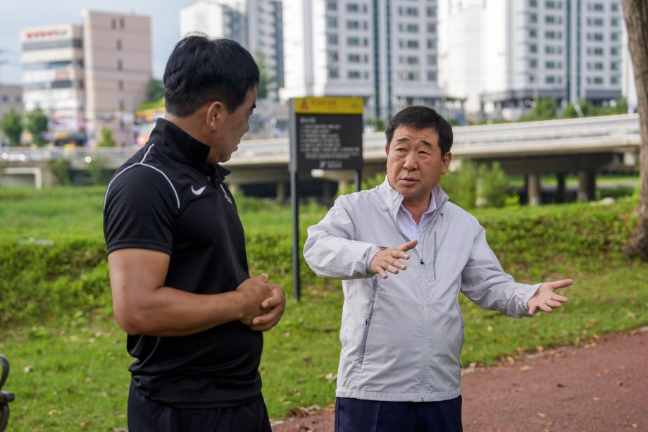 광복절기념 축구대회 격려