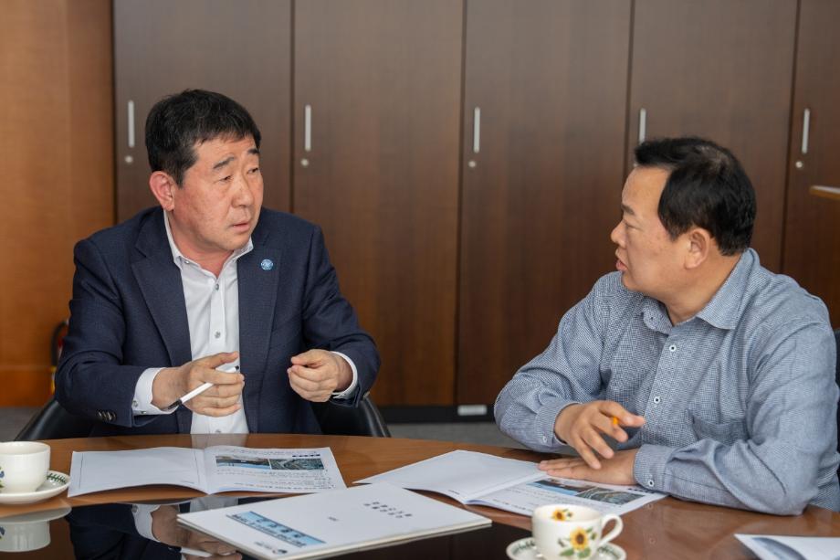 이재영 증평군수, 지역 철도 현안 해결 위해 철도공단 방문