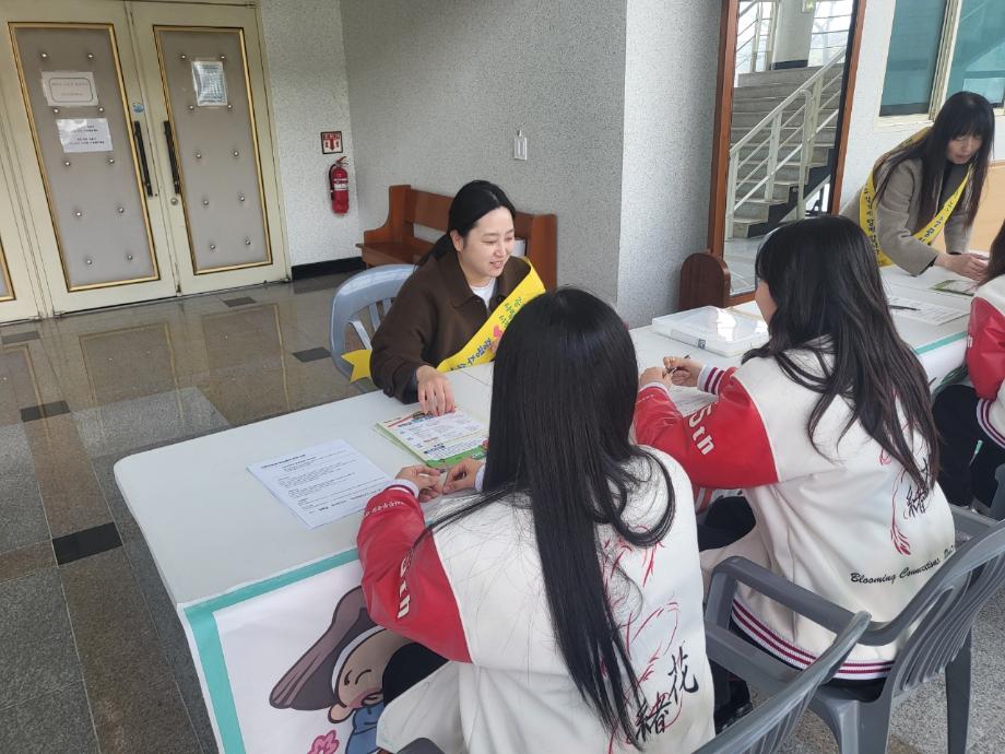 증평군, “전입신고·지원금 캠퍼스서 한번에”