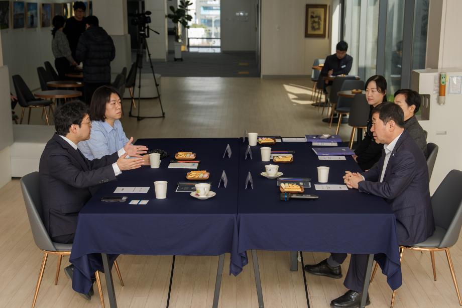 증평군, (주)뷰전 PDLC필름 기증식 개최