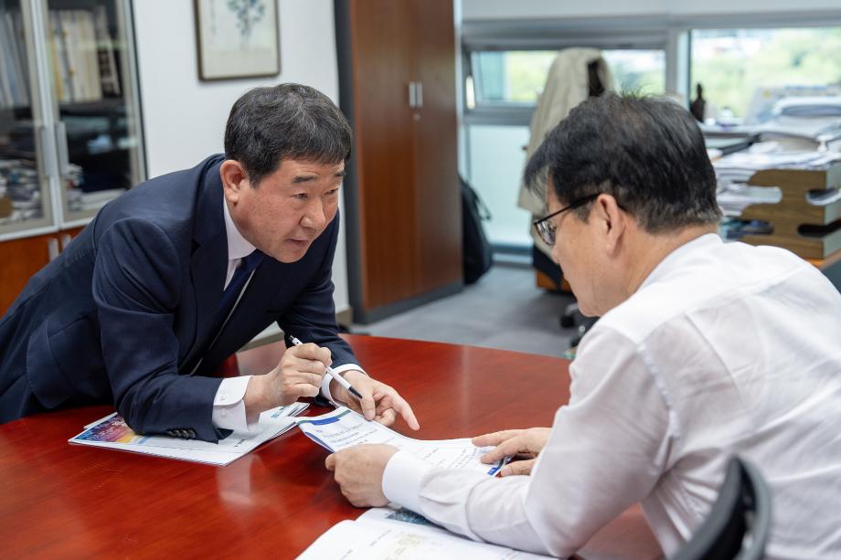 이재영 증평군수, 지역 현안 사업 해결을 위해 국회 방문