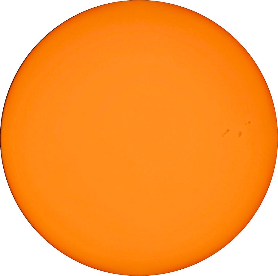 흑점이 엄청 많이 보입니다.